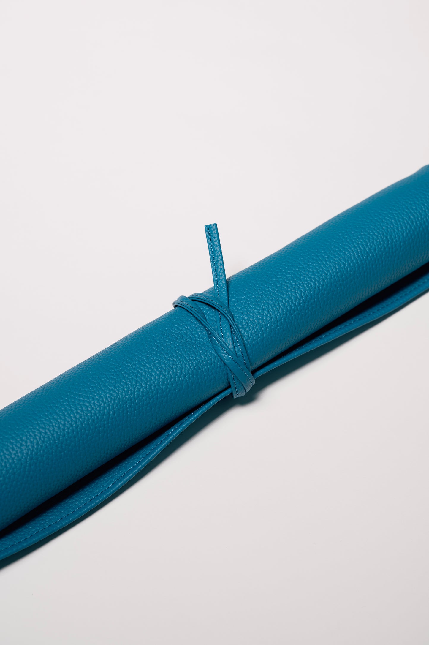 Roll Up Ludo Azure Blue (Mens Erger Je Niet)