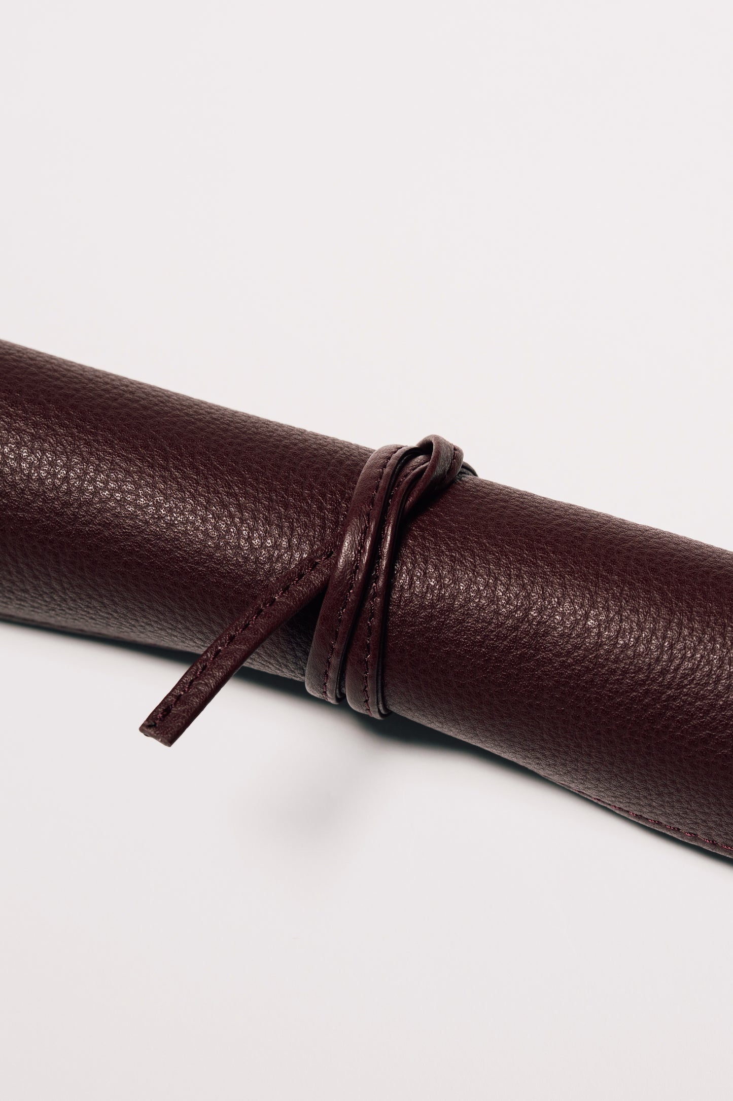 Roll Up Ludo Burgundy (Mens Erger Je Niet)